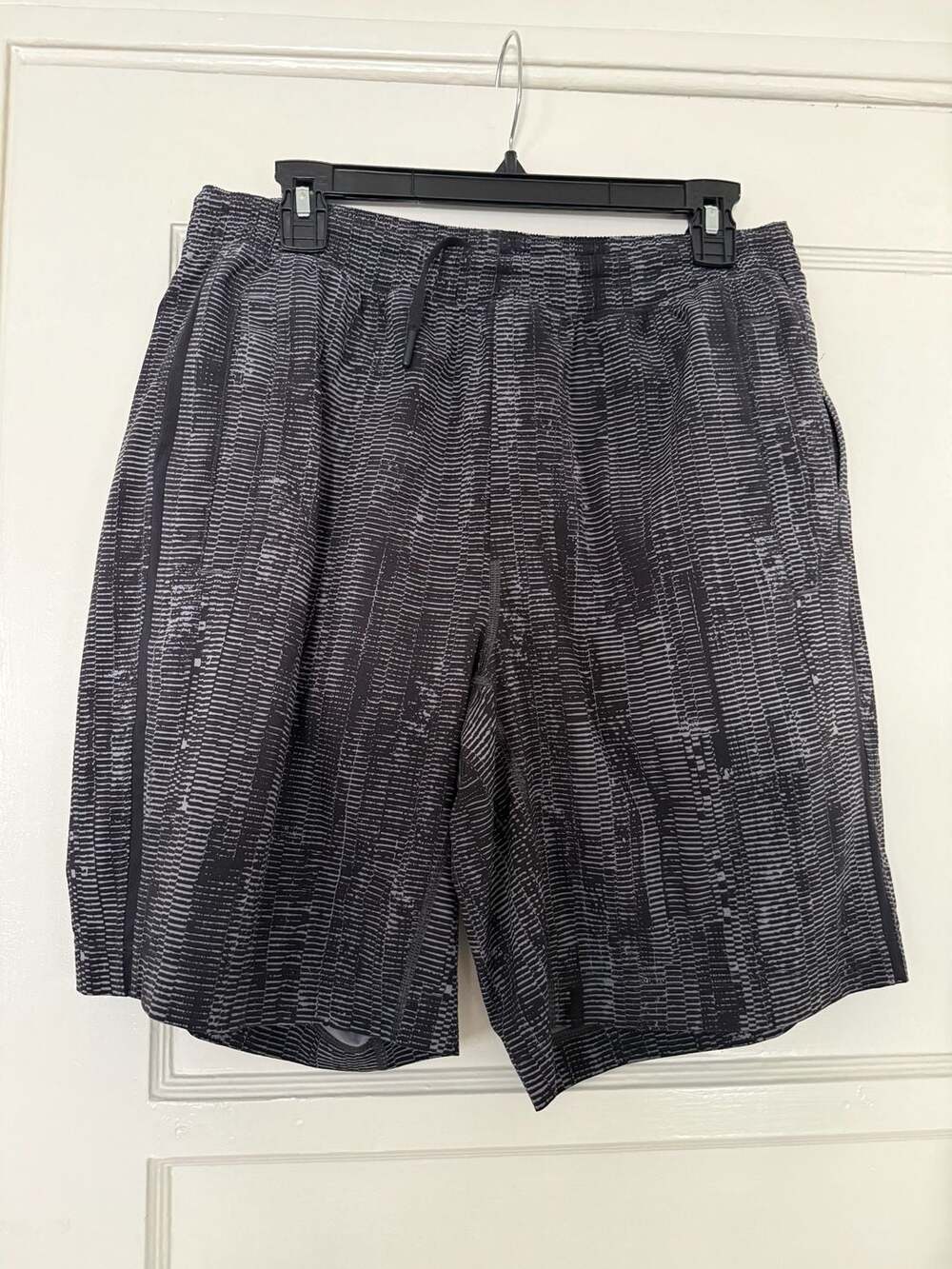 Lululemon Pace Breaker Liner Shorts in Black/Grey Micro-Pattern